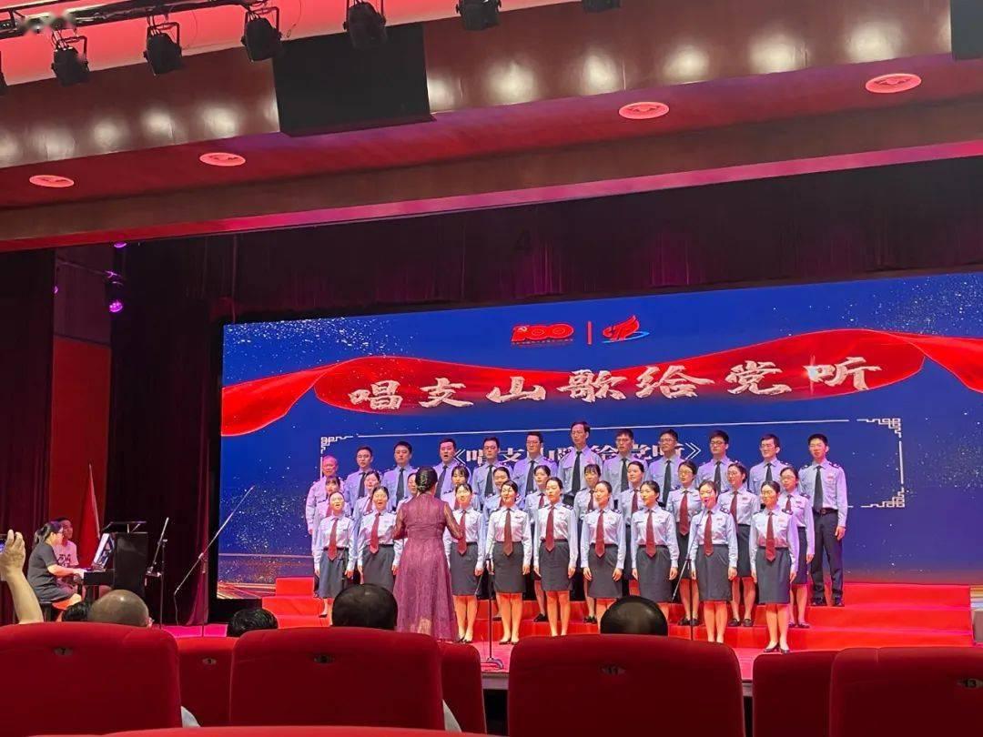 杨丽萍的私人宫殿被查封，网友：外面华丽内里污浊不堪，查封的理由是什么？